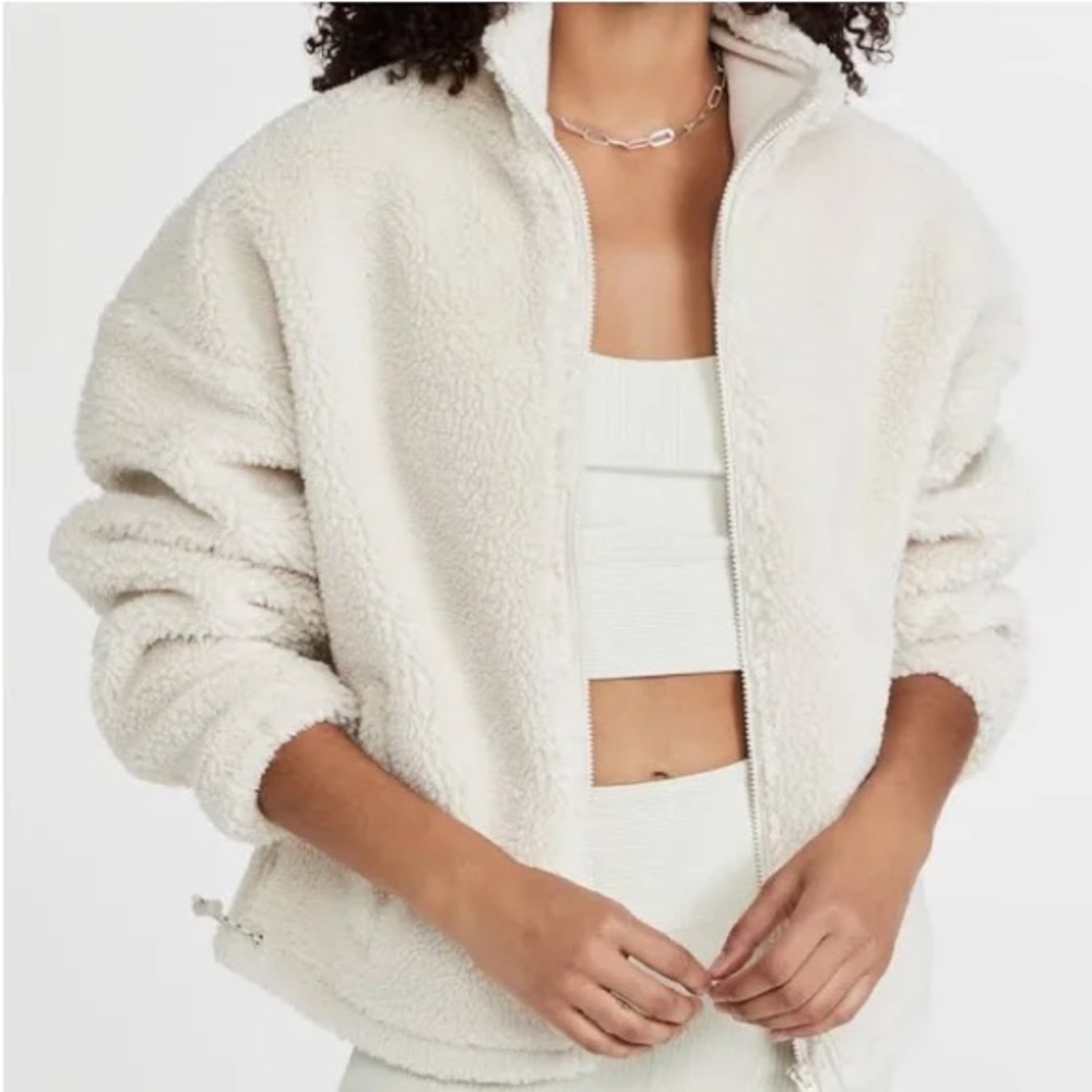 ALO YOGA FLURRY SHERPA JACKET SIZE: XS COLOR: BONE